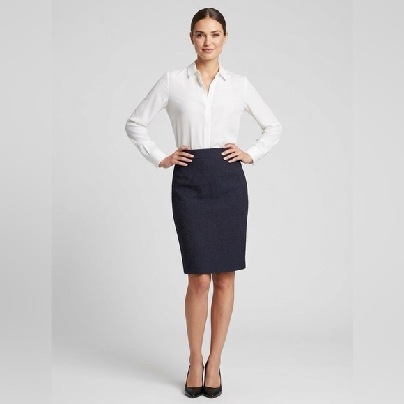 Banana Republic Dresses & Skirts - Banana Republic Blue Pencil Skirt Knee-Length Workwear